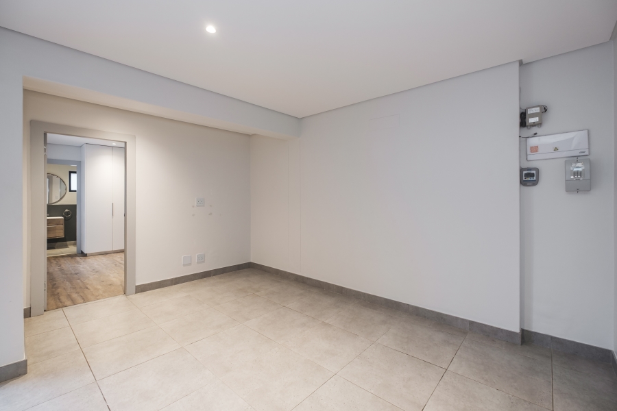 1 Bedroom Property for Sale in Sea Point Western Cape